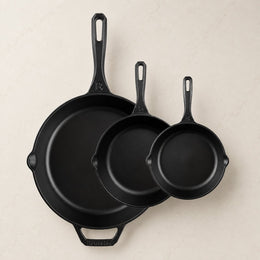 Set de 3 Sartenes de Hierro Esmaltado (16.5 | 20 | 30cm) + 3 Mangos de Silicona GRATIS